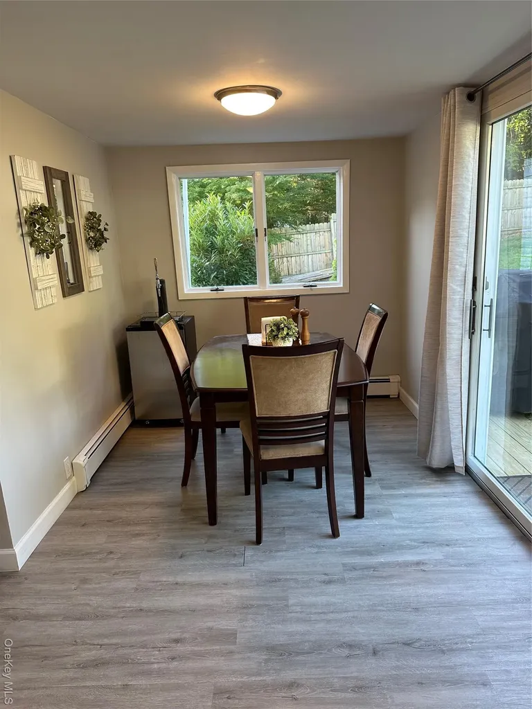 558 Meadow Road Kings Park NY 11754