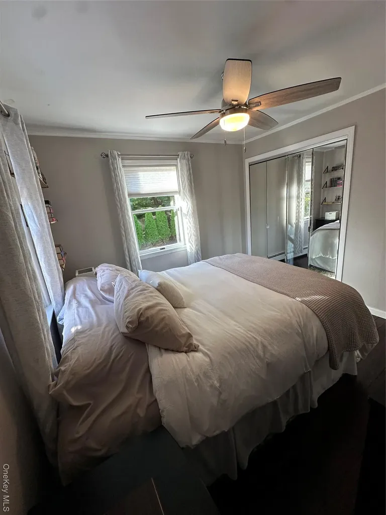 558 Meadow Road Kings Park NY 11754