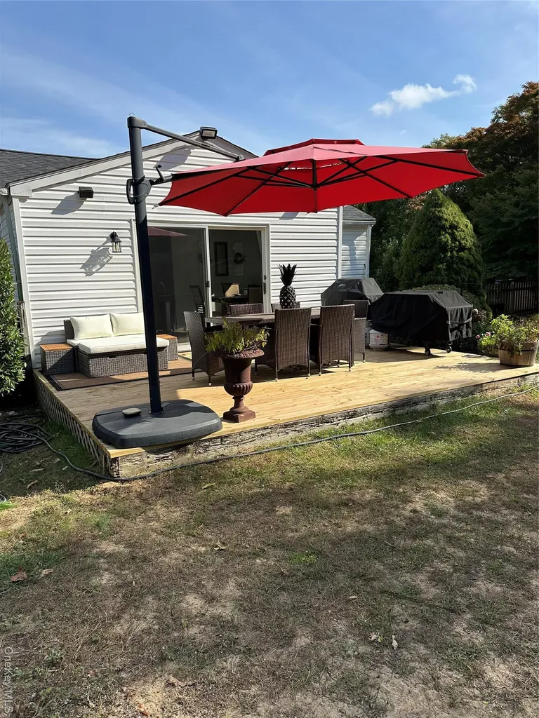 558 Meadow Road Kings Park NY 11754