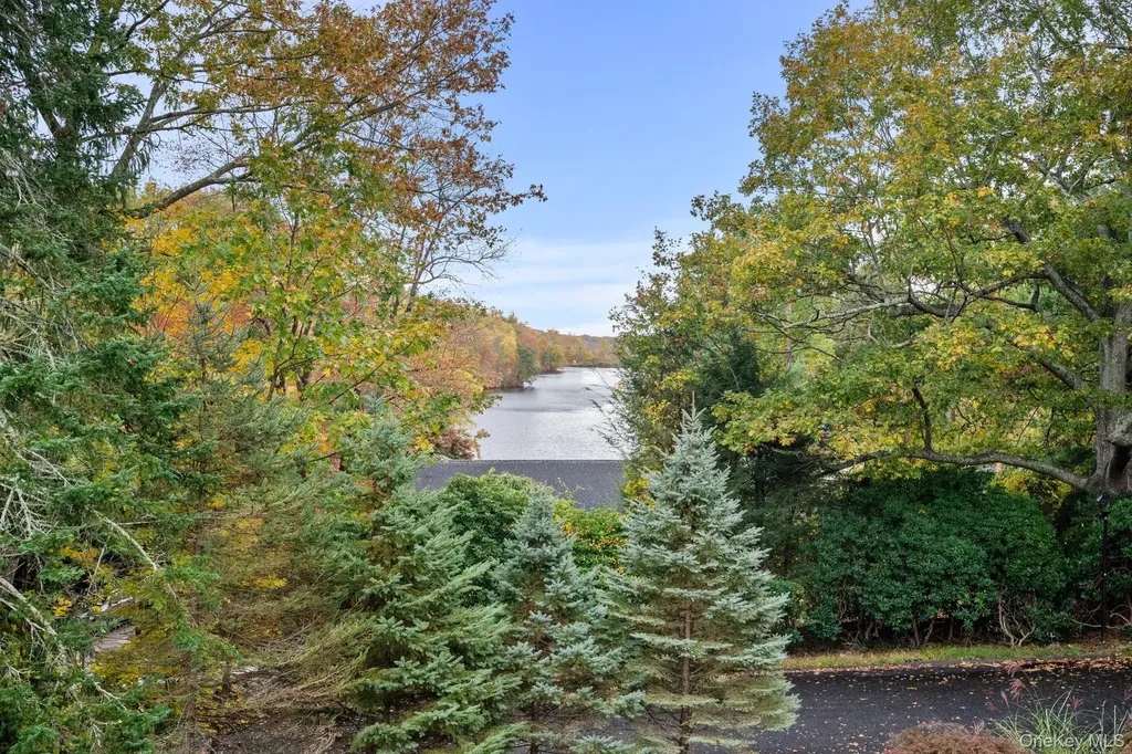2 Redding Lane Mahopac NY 10541