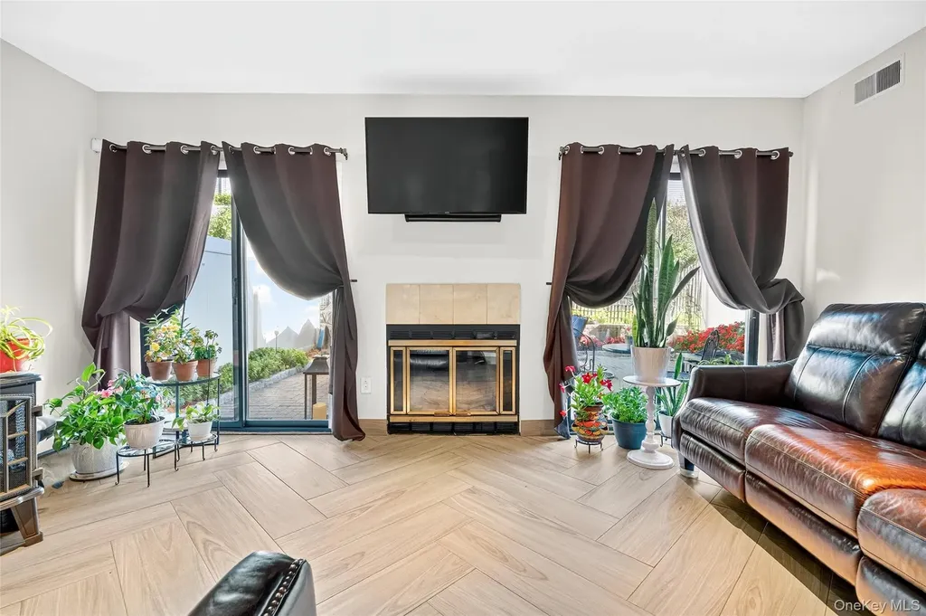 66 Leroy Avenue Valhalla NY 10595