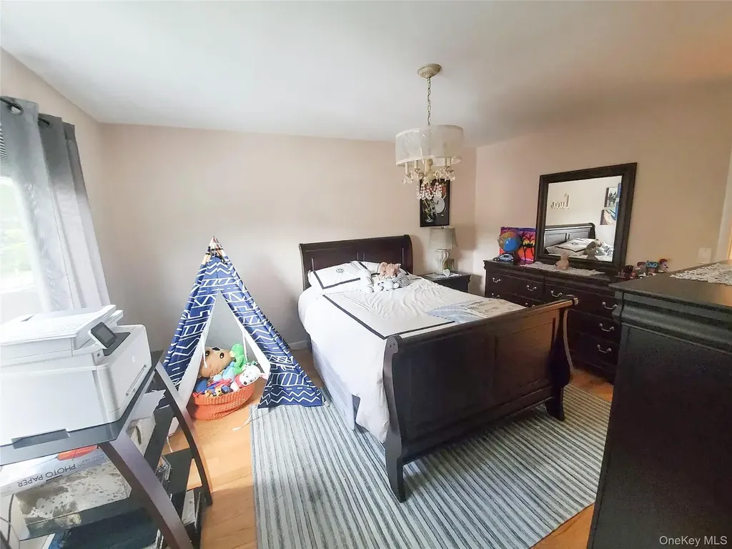 66 Leroy Avenue Valhalla NY 10595