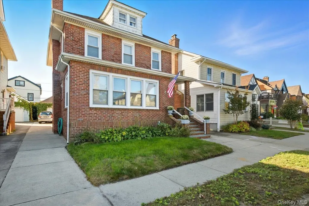 430 W Walnut Street Long Beach NY 11561