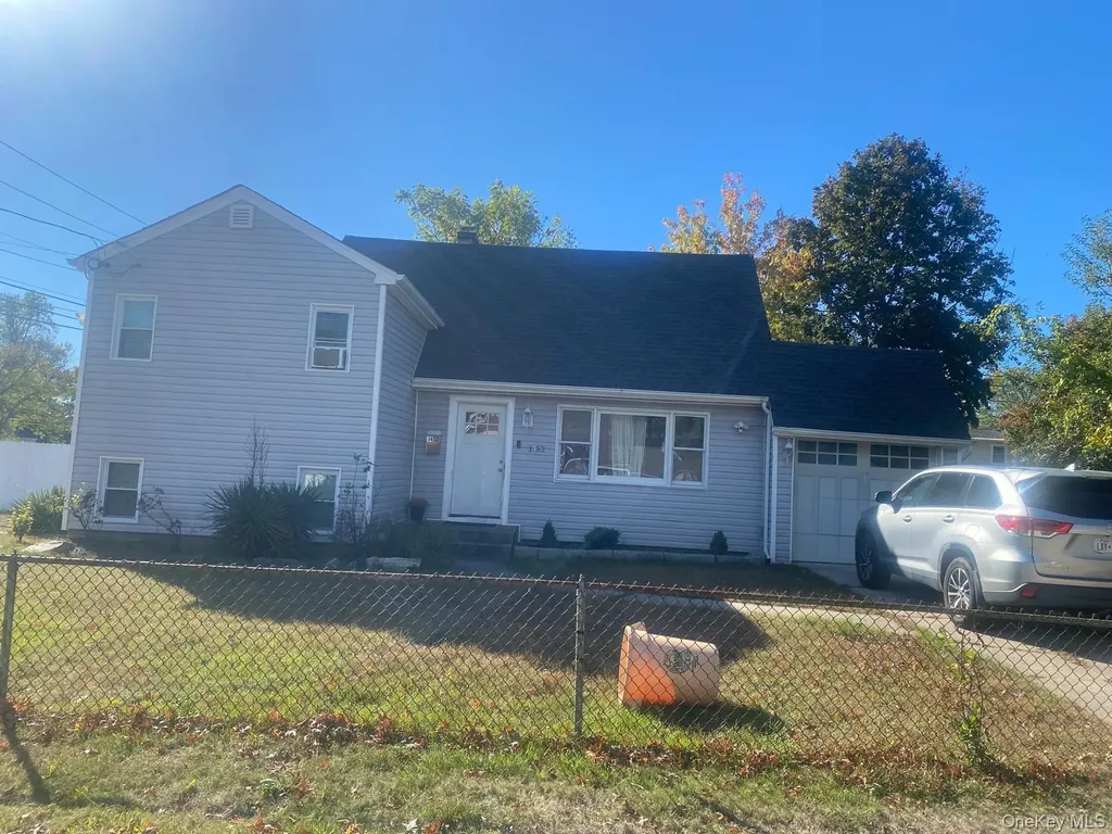 1452 Peters Boulevard Bay Shore NY 11706