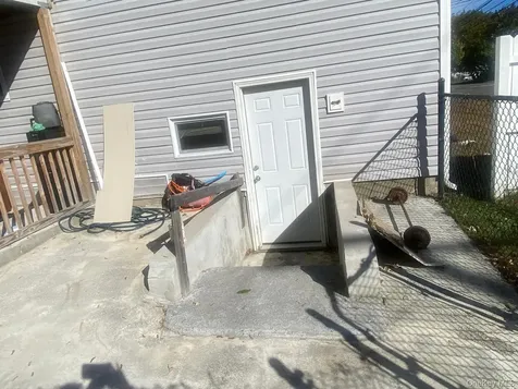 1452 Peters Boulevard Bay Shore NY 11706