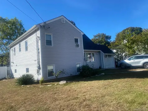 1452 Peters Boulevard Bay Shore NY 11706