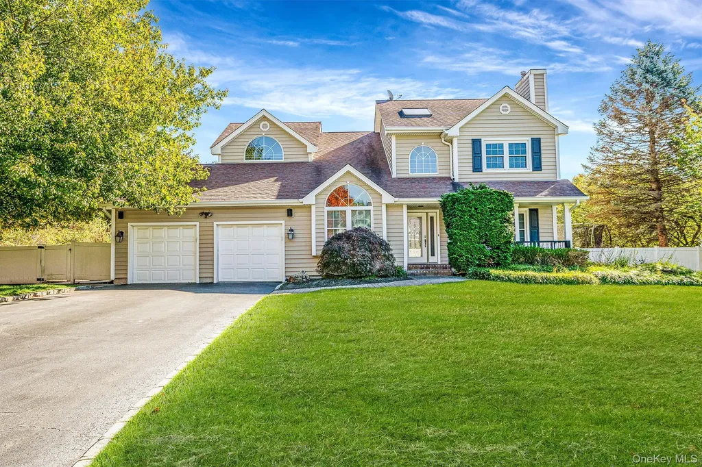 2 Max Way Commack NY 11725