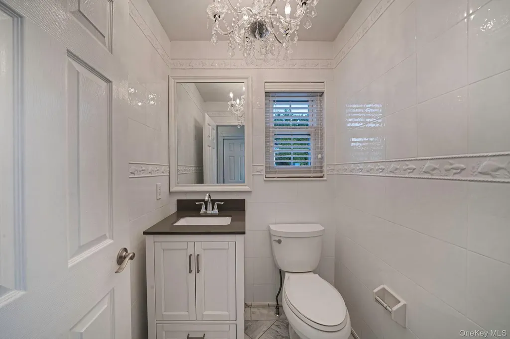 2 Max Way Commack NY 11725