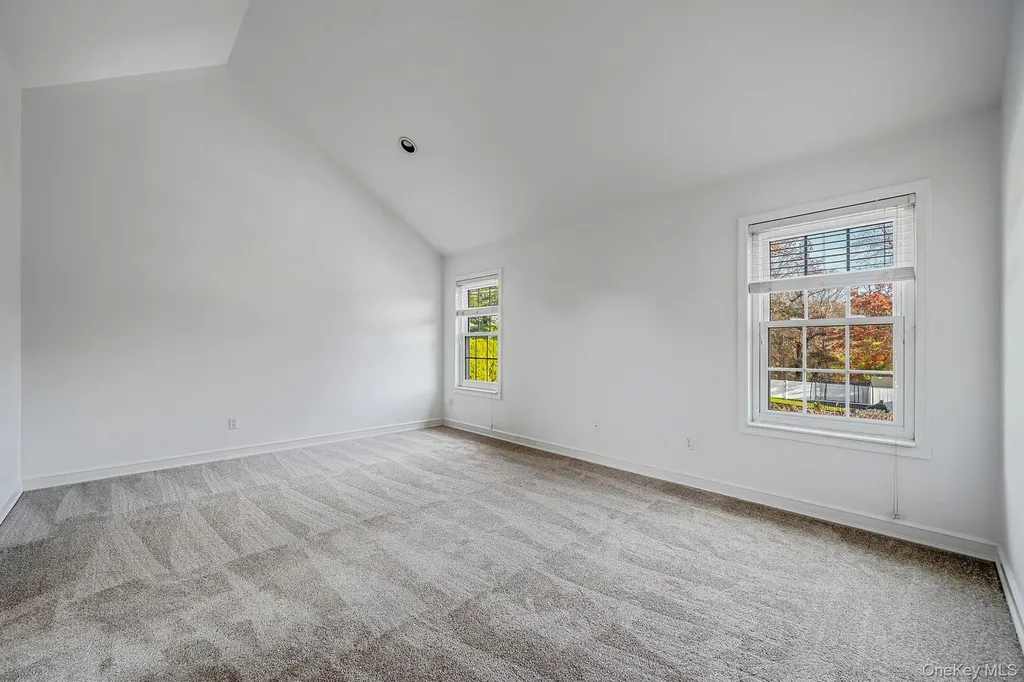 2 Max Way Commack NY 11725