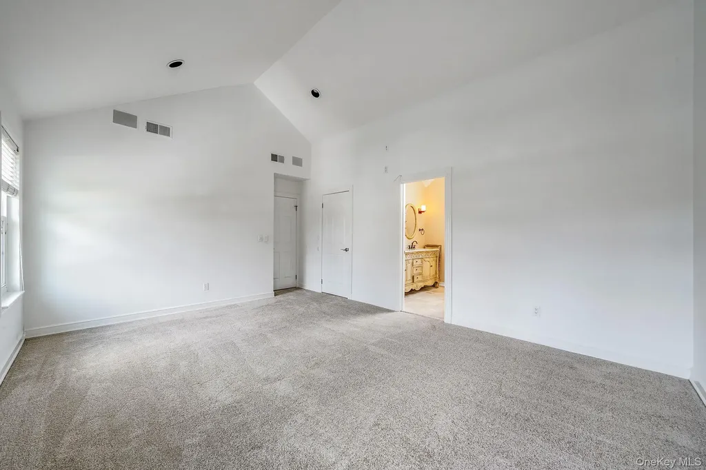 2 Max Way Commack NY 11725