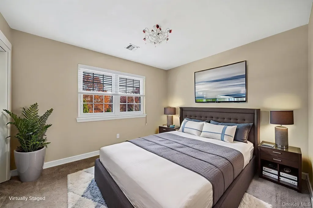2 Max Way Commack NY 11725