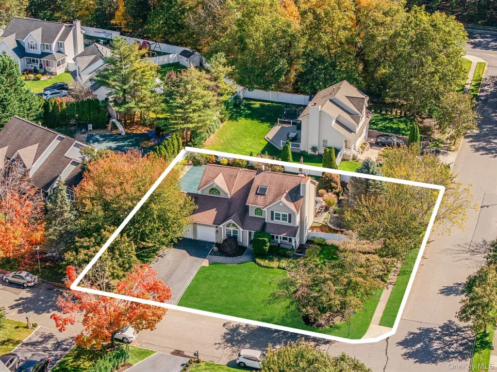 2 Max Way Commack NY 11725