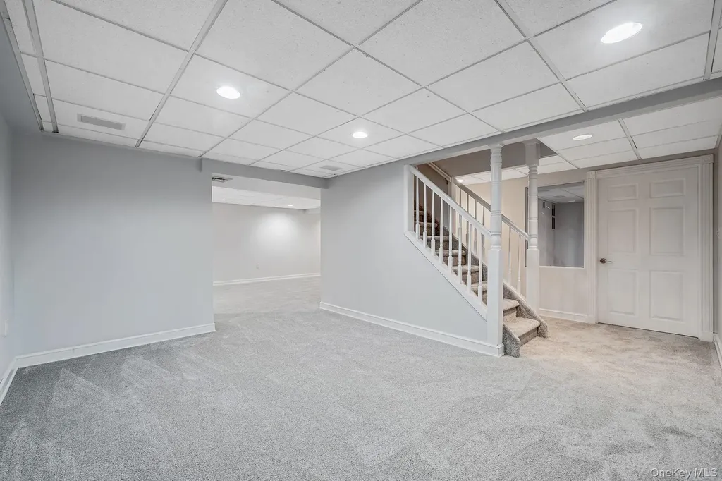 2 Max Way Commack NY 11725