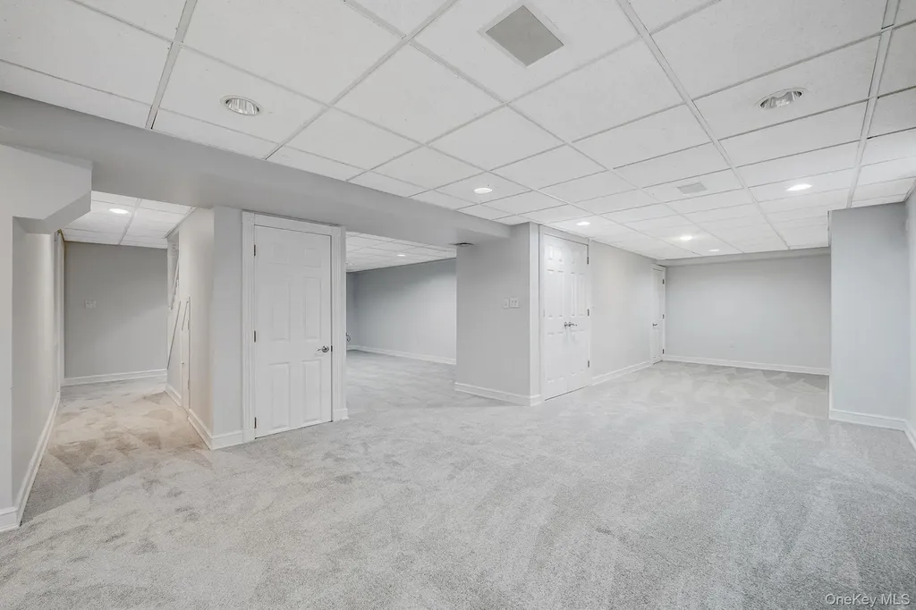 2 Max Way Commack NY 11725