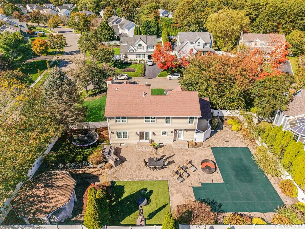2 Max Way Commack NY 11725
