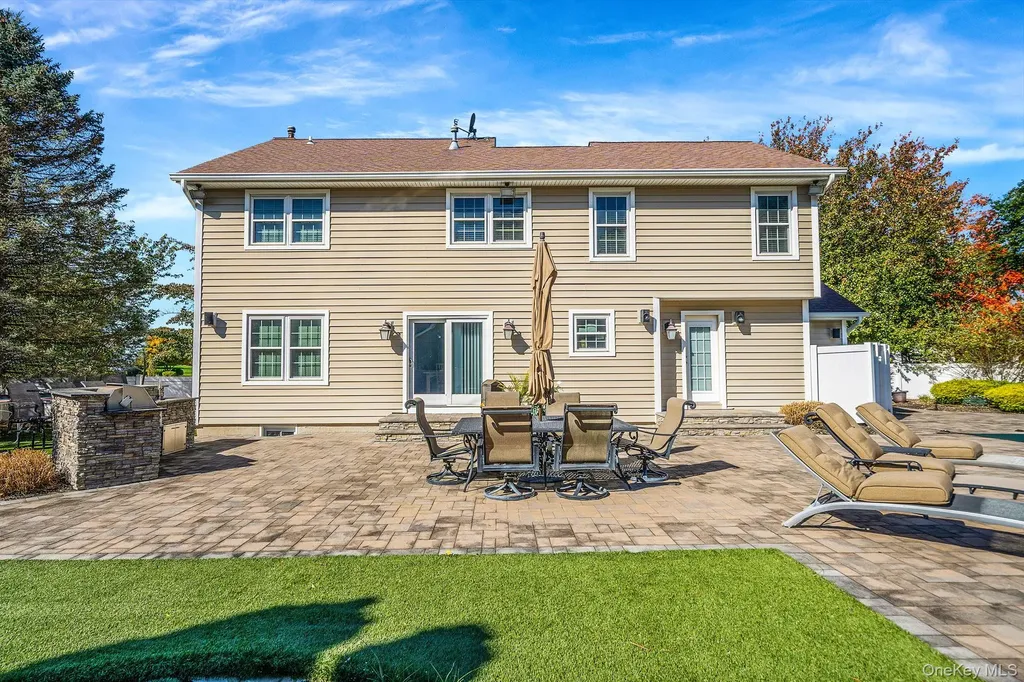 2 Max Way Commack NY 11725