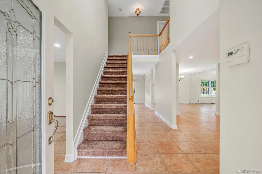 2 Max Way Commack NY 11725