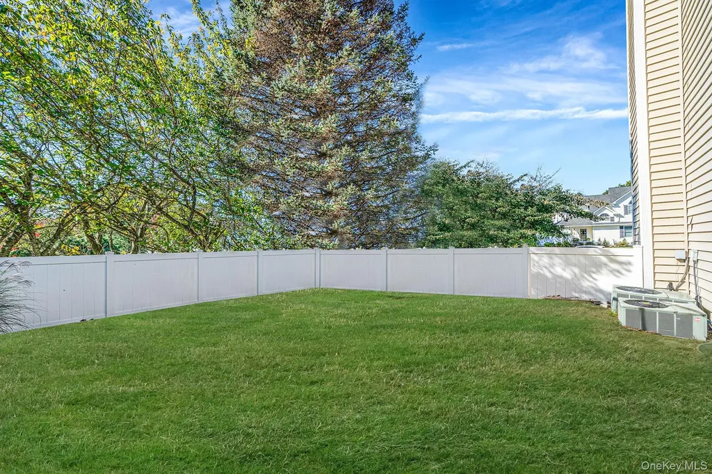 2 Max Way Commack NY 11725