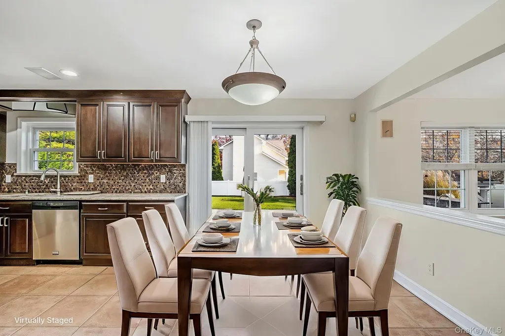 2 Max Way Commack NY 11725