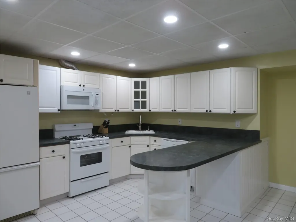 33 Pinecone Lane Islandia NY 11749