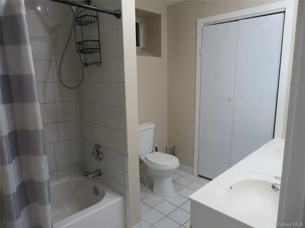 33 Pinecone Lane Islandia NY 11749