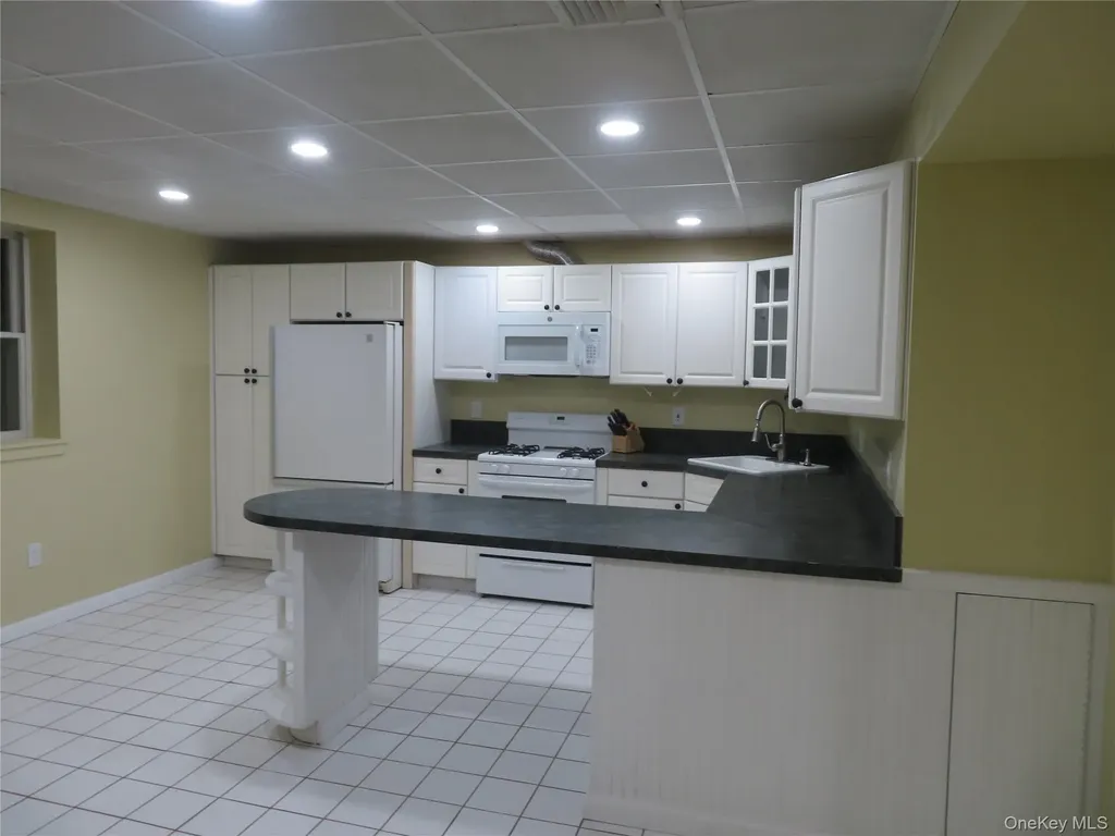 33 Pinecone Lane Islandia NY 11749
