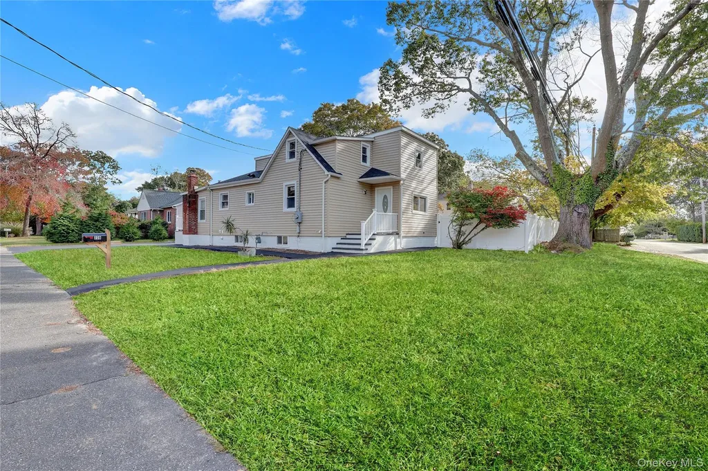 239 Bayview Avenue East Patchogue NY 11772