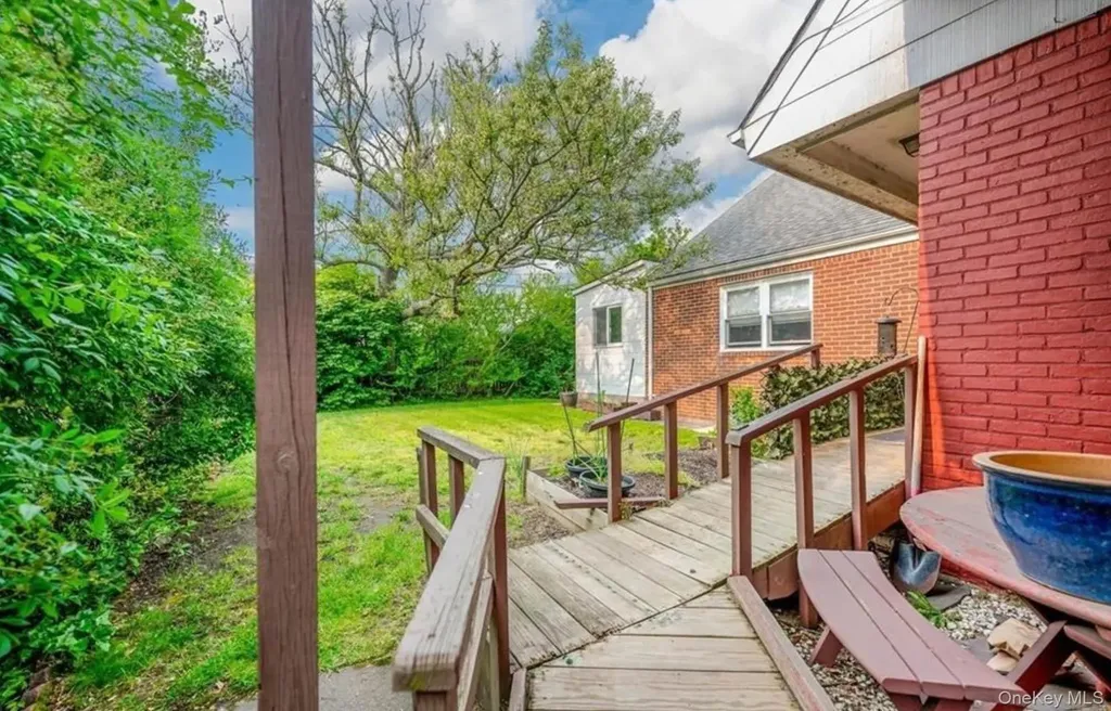 365 E Walnut Street Long Beach NY 11561