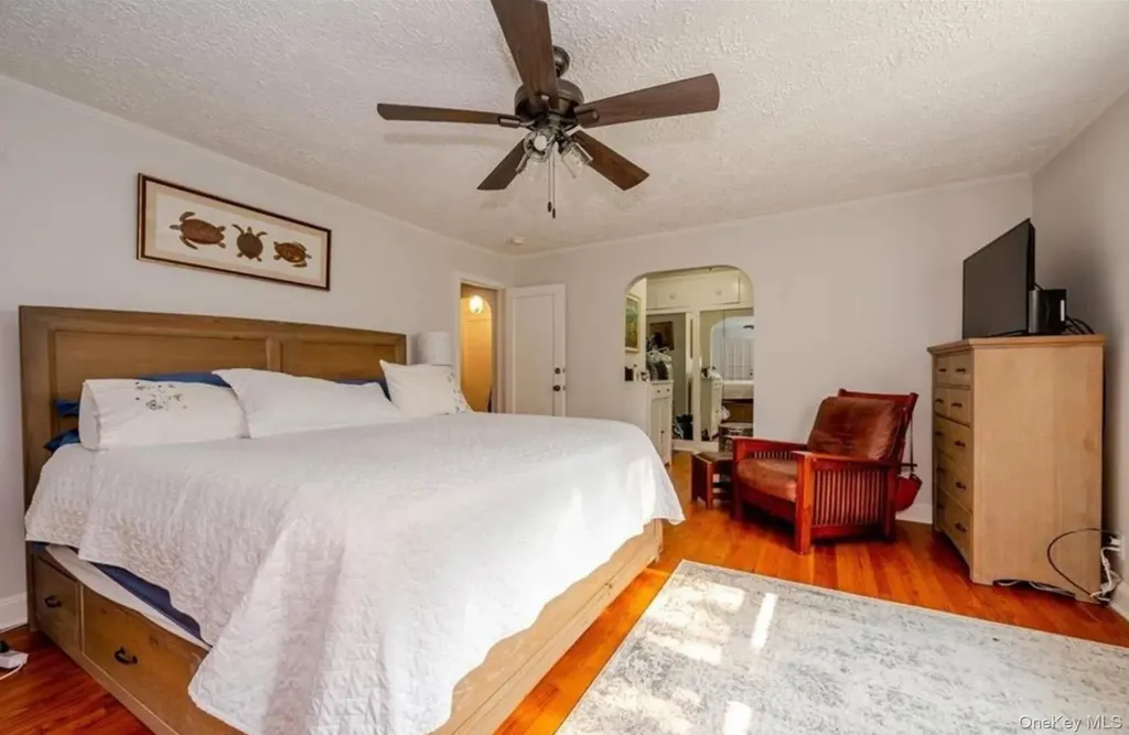 365 E Walnut Street Long Beach NY 11561
