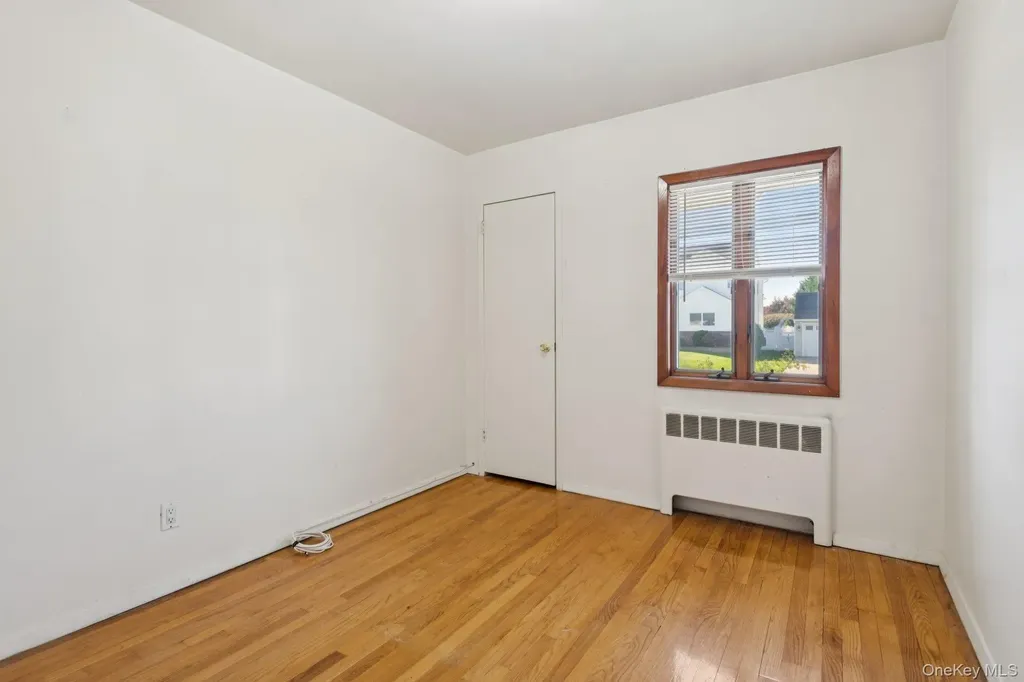 17 Whitman Avenue Syosset NY 11791