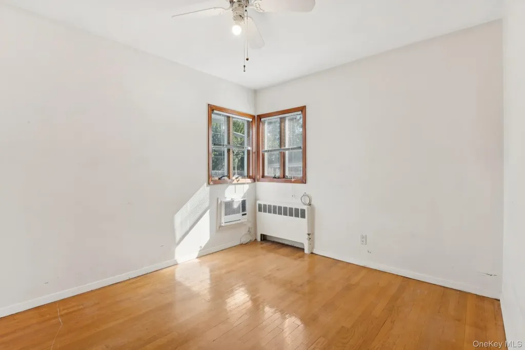 17 Whitman Avenue Syosset NY 11791