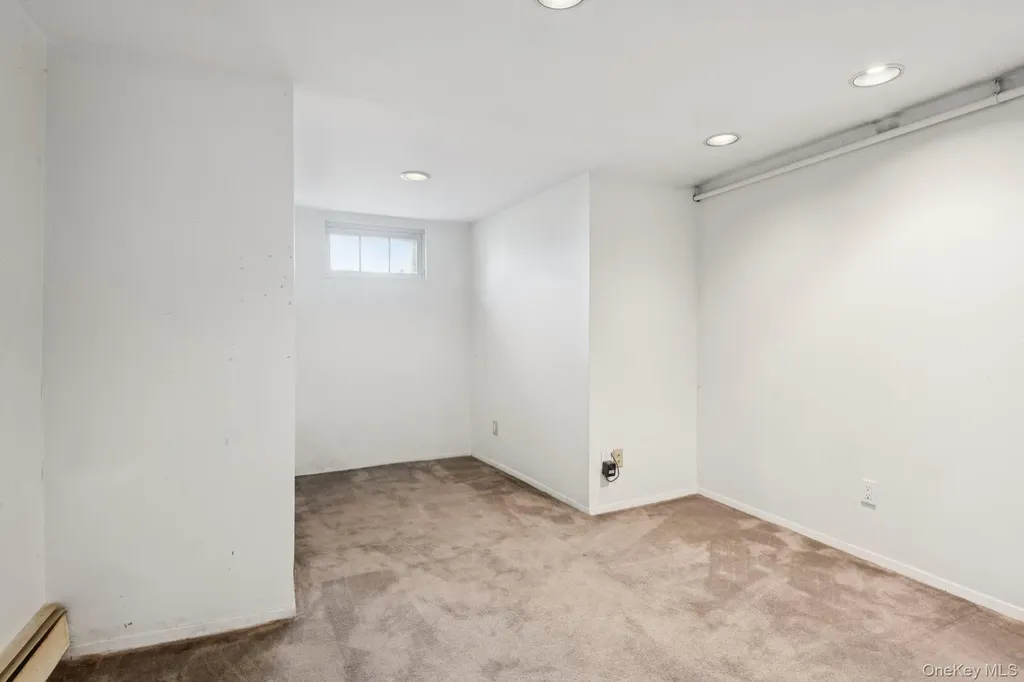 17 Whitman Avenue Syosset NY 11791