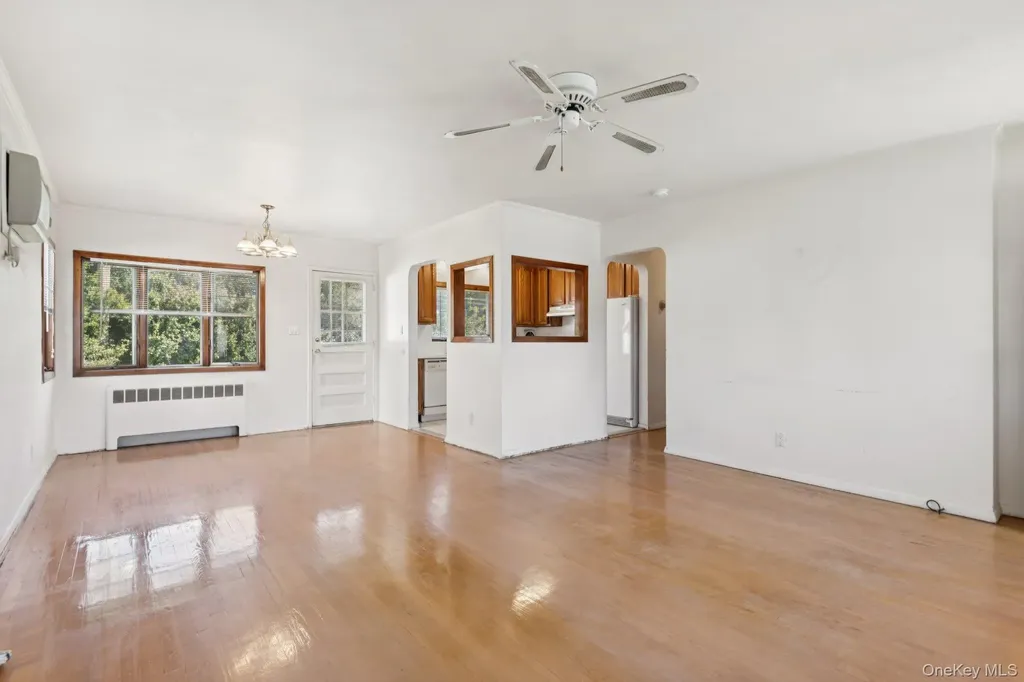 17 Whitman Avenue Syosset NY 11791