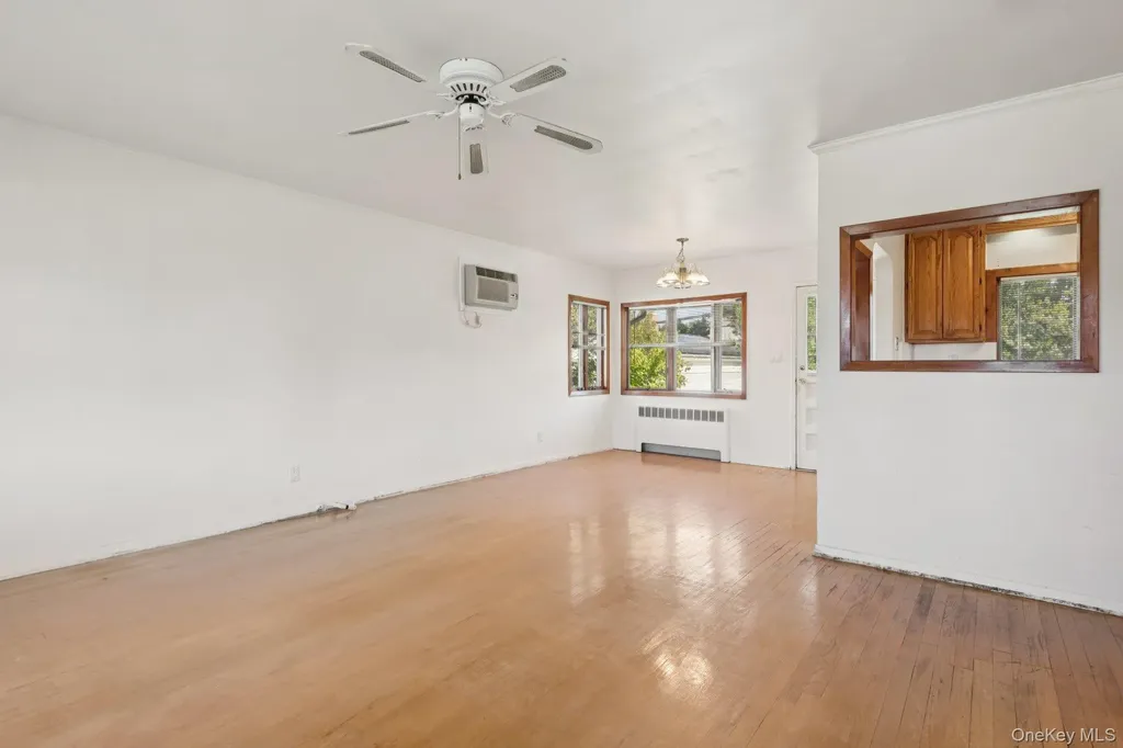 17 Whitman Avenue Syosset NY 11791