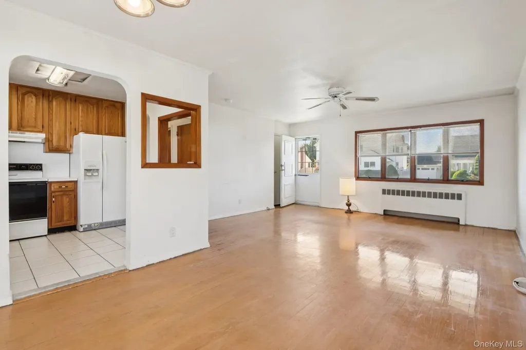 17 Whitman Avenue Syosset NY 11791