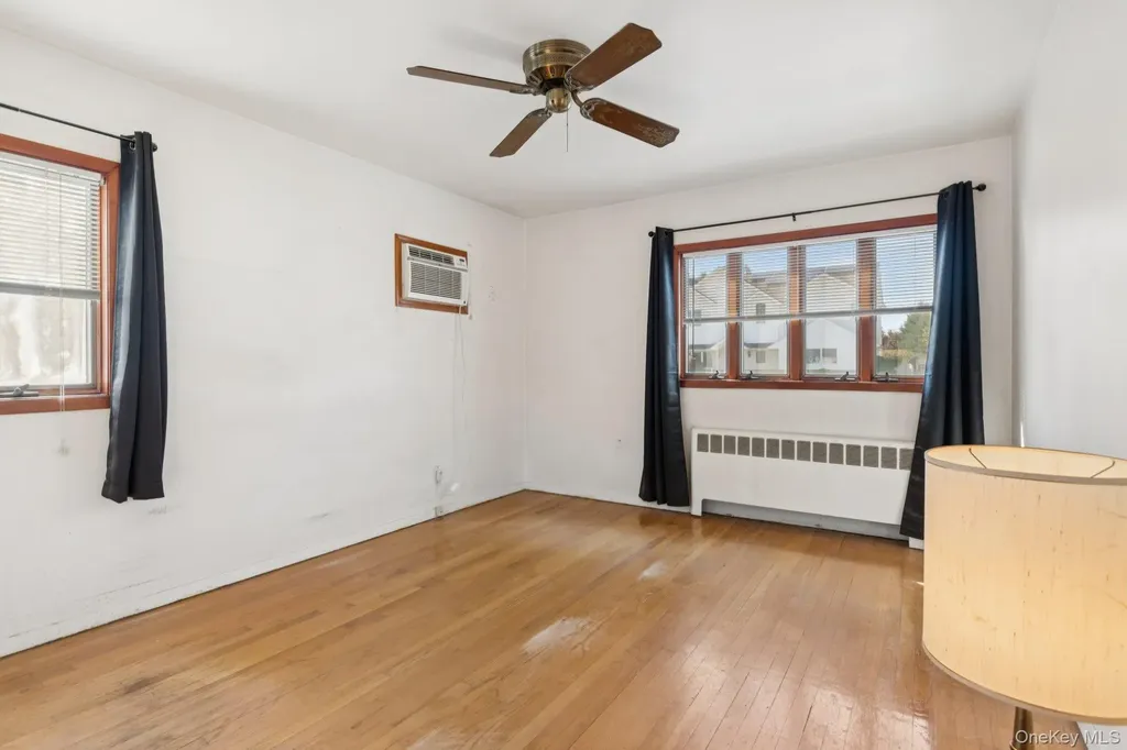 17 Whitman Avenue Syosset NY 11791