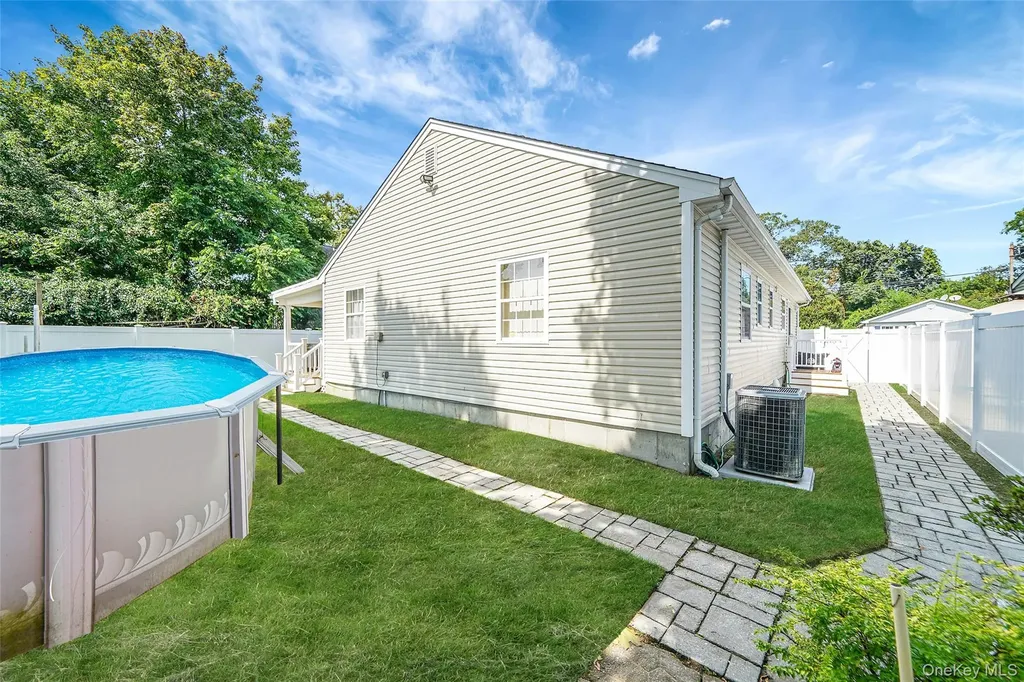12 Edwin Street Bay Shore NY 11706