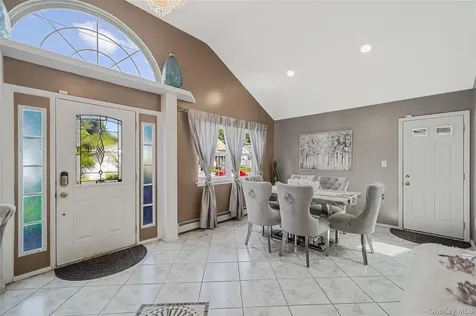 12 Edwin Street Bay Shore NY 11706