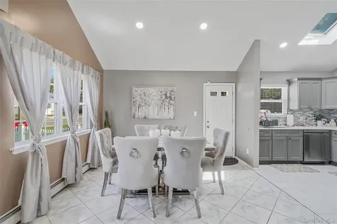 12 Edwin Street Bay Shore NY 11706