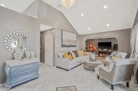 12 Edwin Street Bay Shore NY 11706