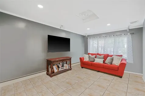 12 Edwin Street Bay Shore NY 11706