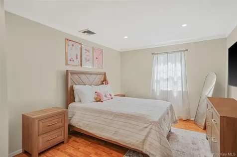 12 Edwin Street Bay Shore NY 11706