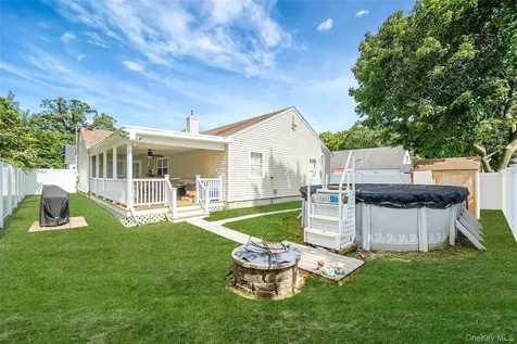 12 Edwin Street Bay Shore NY 11706