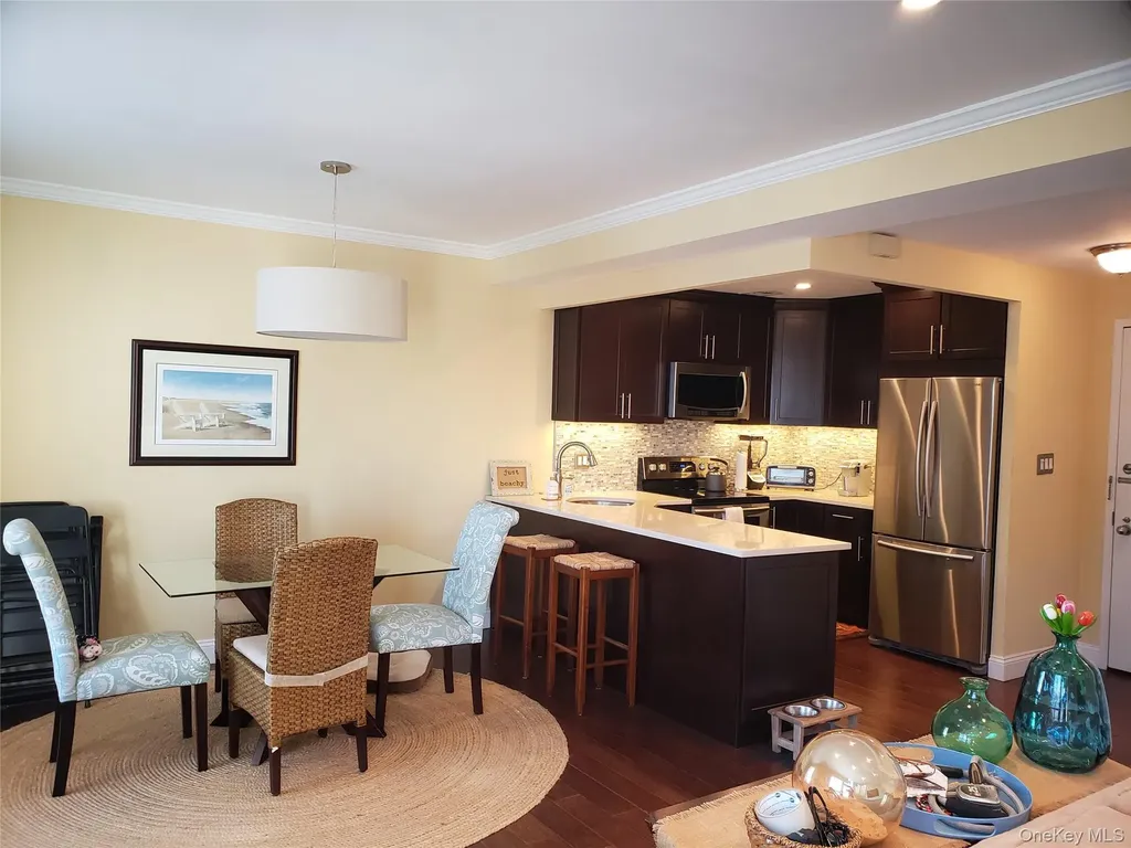 100 W Broadway Long Beach NY 11561