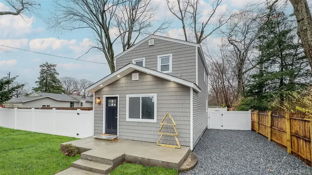 60 Cedarhurst Avenue Selden NY 11784
