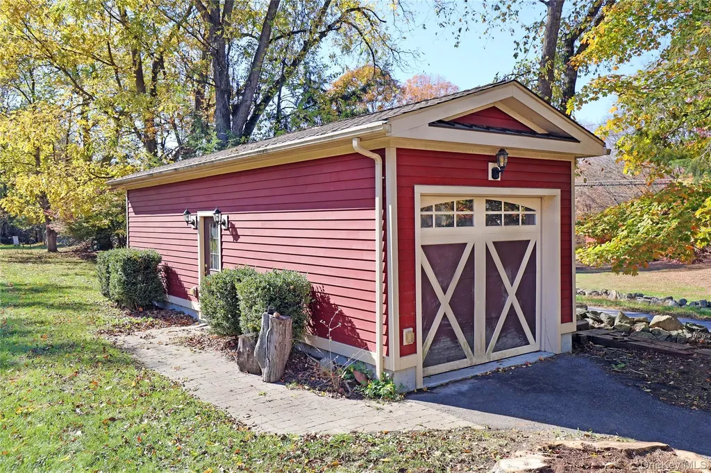 92 Hughson Road Carmel NY 10512