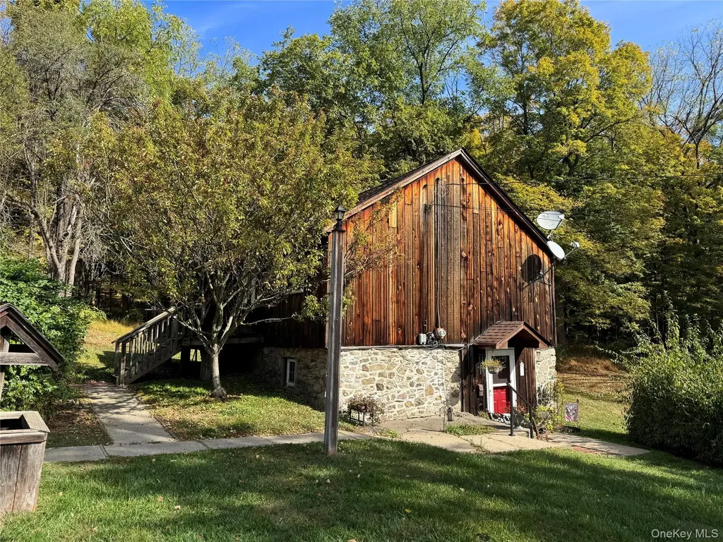 84 Foster Road Middletown NY 10941