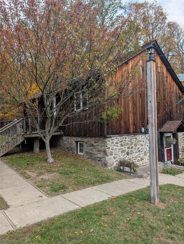 84 Foster Road Middletown NY 10941