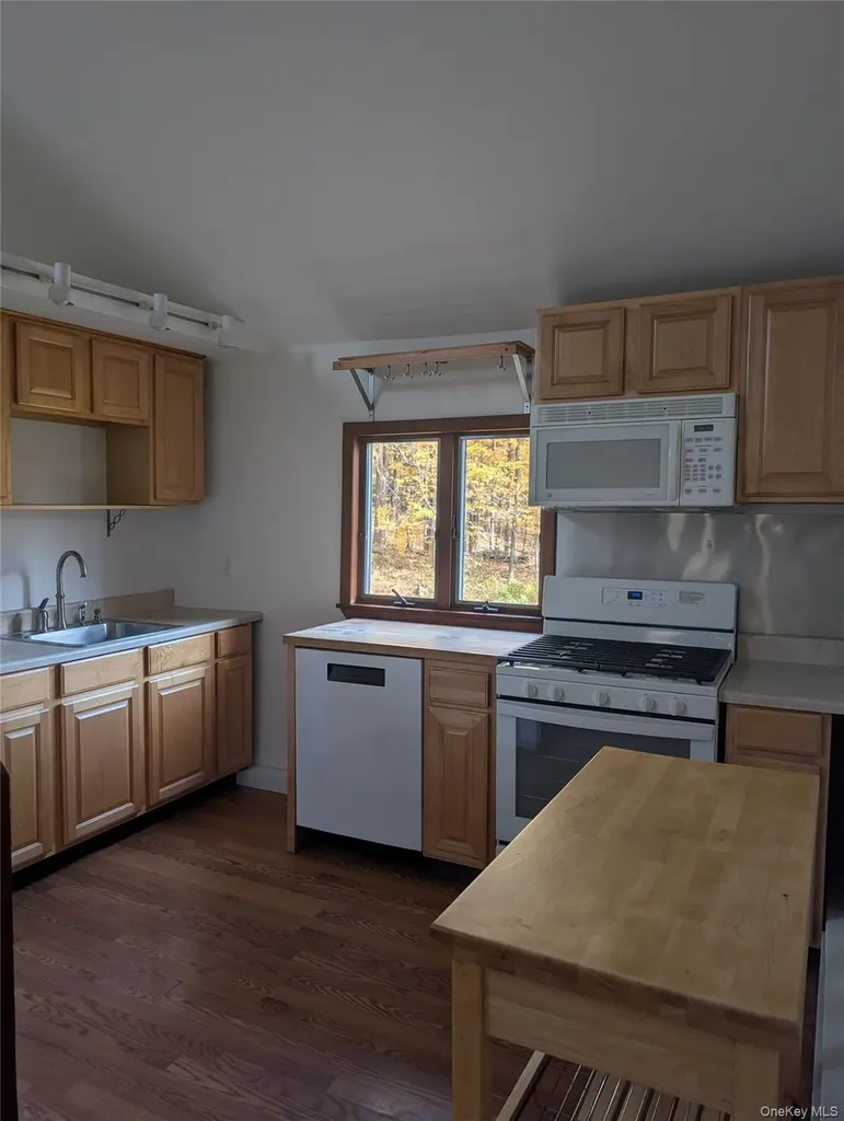 84 Foster Road Middletown NY 10941