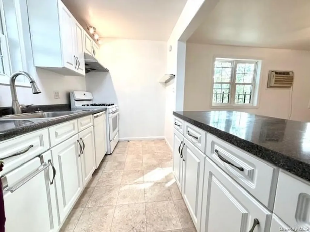 65-26B 223 Place Bayside NY 11364
